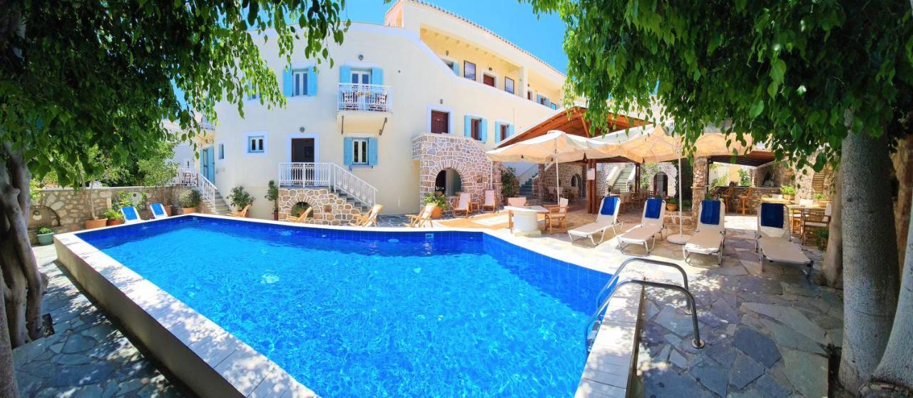 Kastro Hotel Спетсес Экстерьер фото