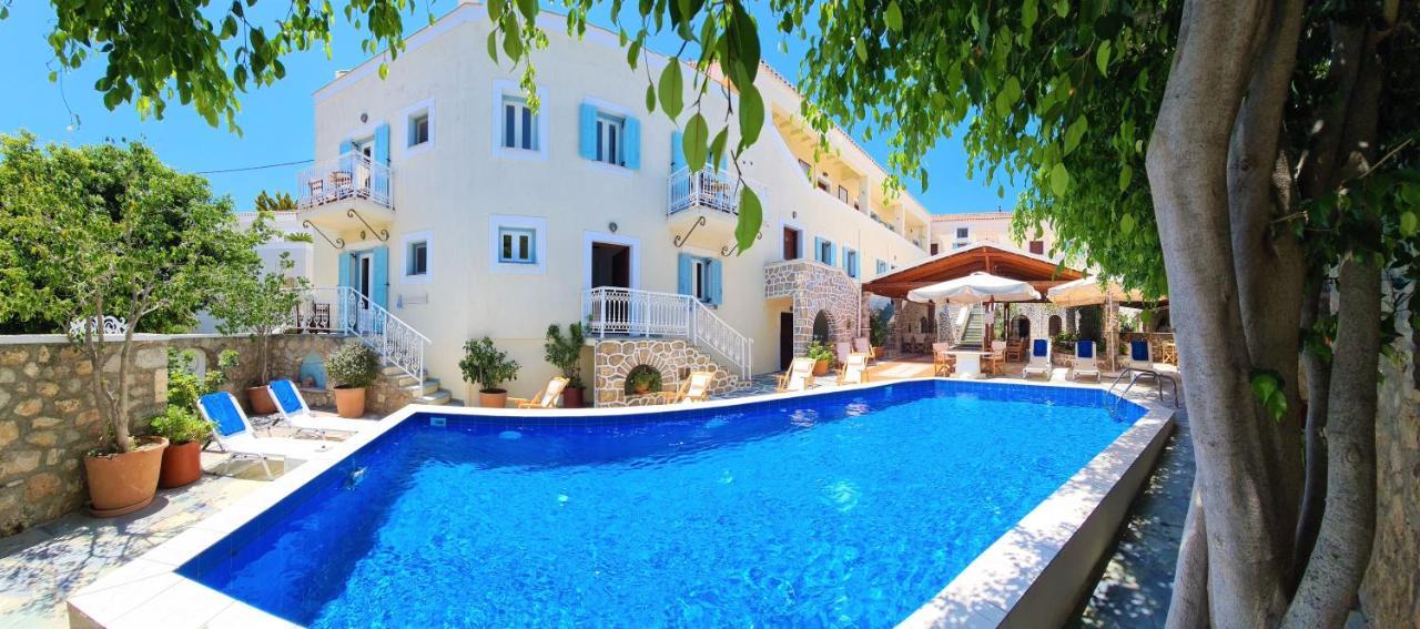 Kastro Hotel Спетсес Экстерьер фото