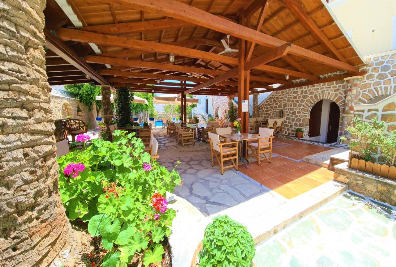 Kastro Hotel Спетсес Экстерьер фото