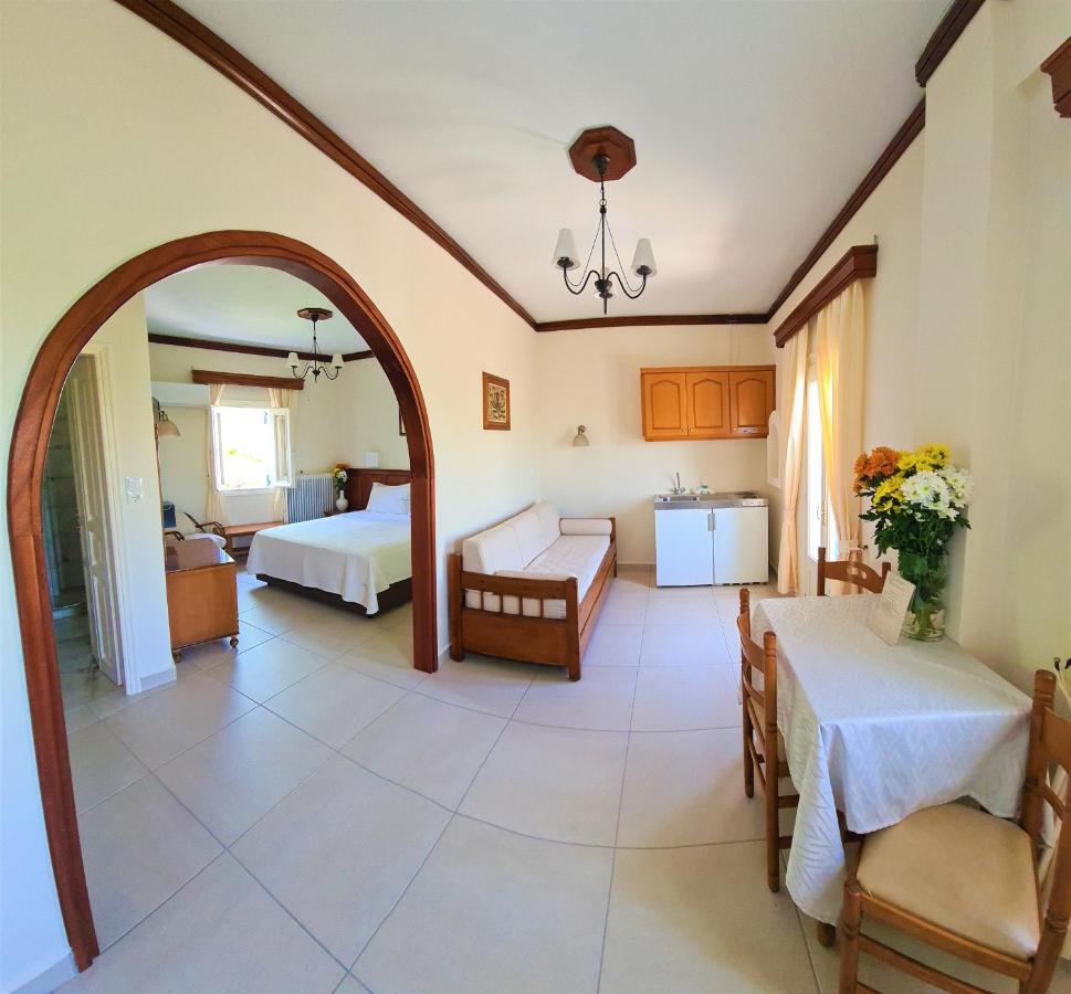 Kastro Hotel Спетсес Номер фото